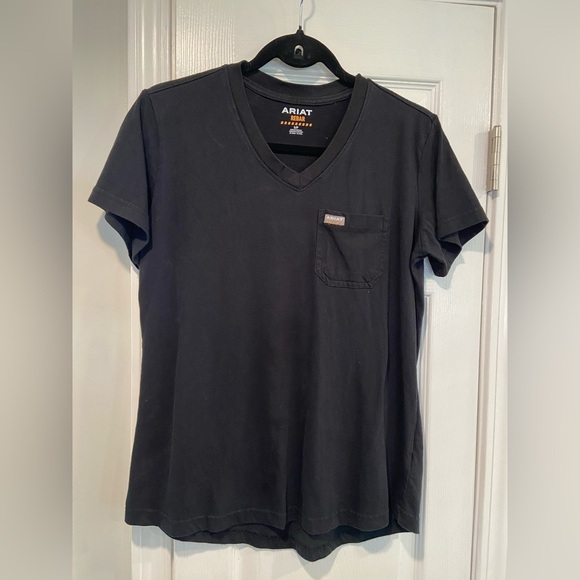Ariat Rebar Size S Black Cotton V Neck Short Sleeve Tee Shirt Front Pocket Logo - Picture 1 of 10
